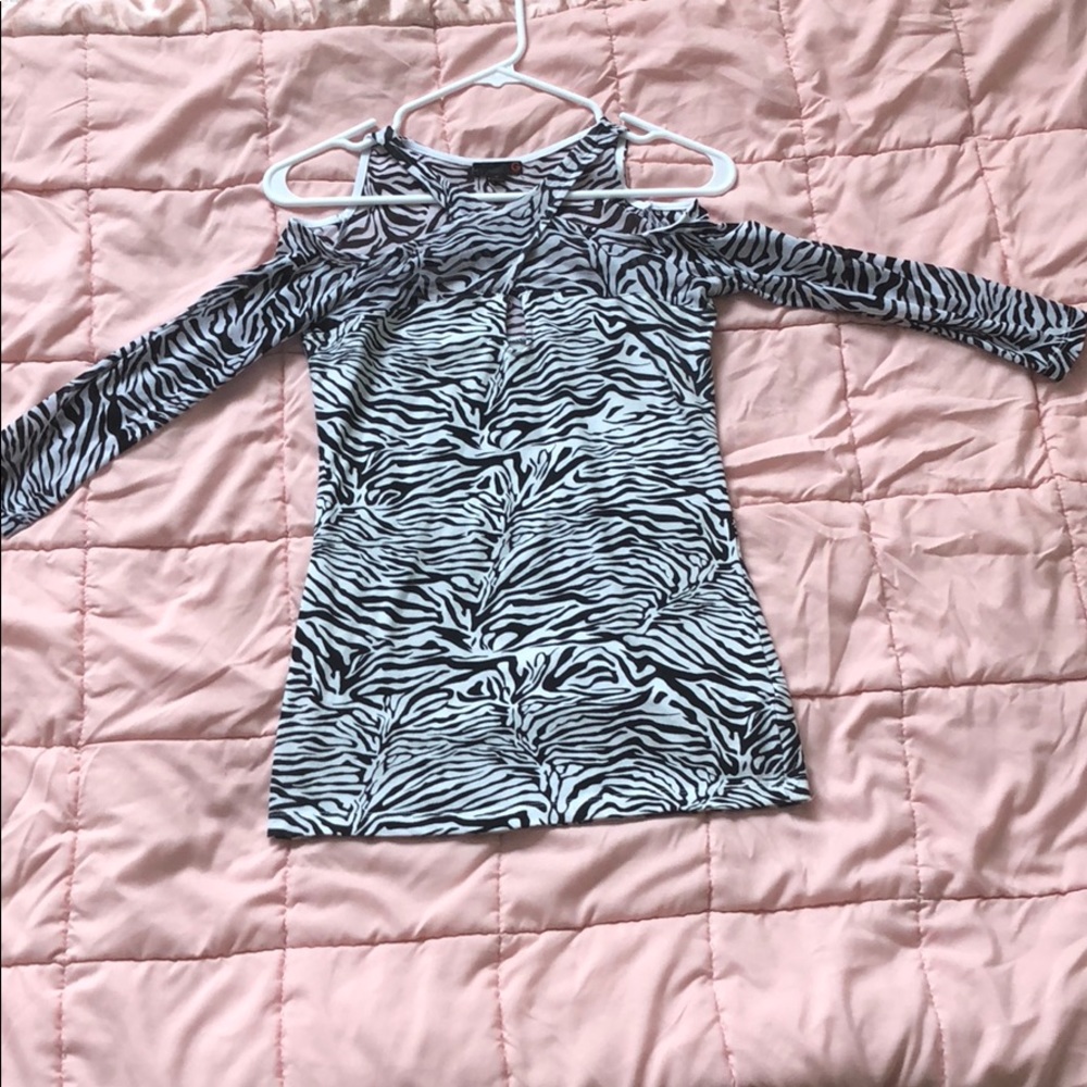 Guess Zebra Pattern Top ( Good Condition )